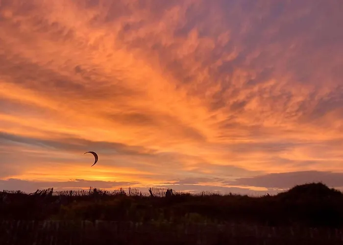 La Baie Climatise, Vue Mer, Pour 4 Personnes Avec Piscine Sur La Presqu'ile De Giens A Apartment