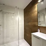 Appartement La Baie Climatise, Vue Mer, Pour 4 Personnes Avec Piscine Sur La Presqu'ile De Giens A