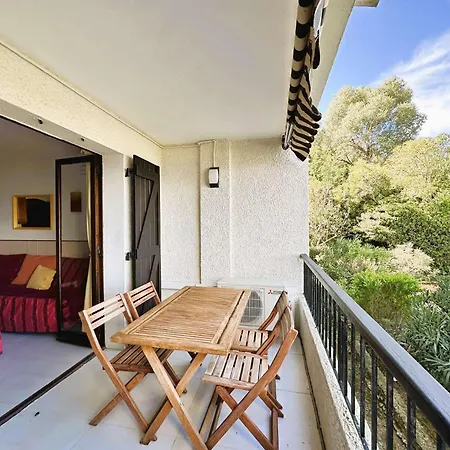 Appartement La Baie Climatise, Vue Mer, Pour 4 Personnes Avec Piscine Sur La Presqu'ile De Giens A Hyères